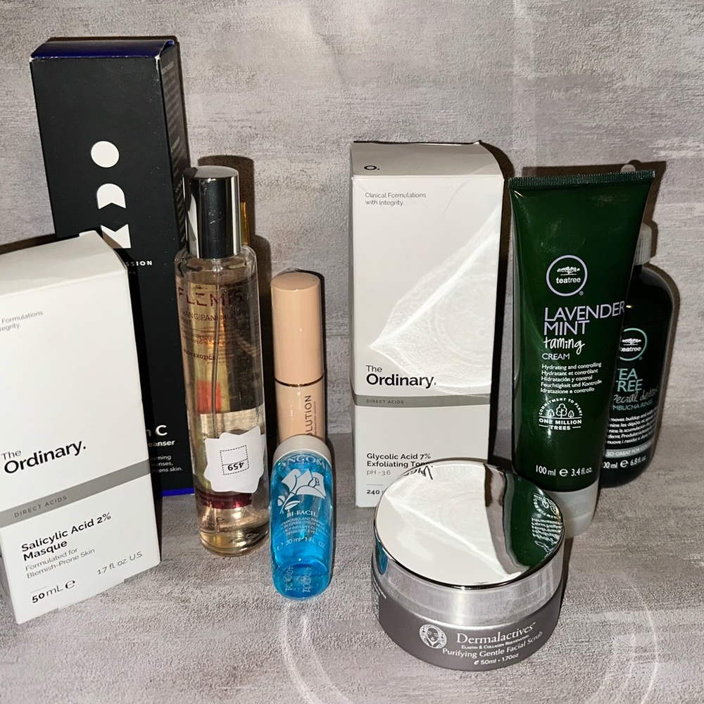 CLOSET CLEAR-OUT: 13 piece makeup/ beauty bundle
